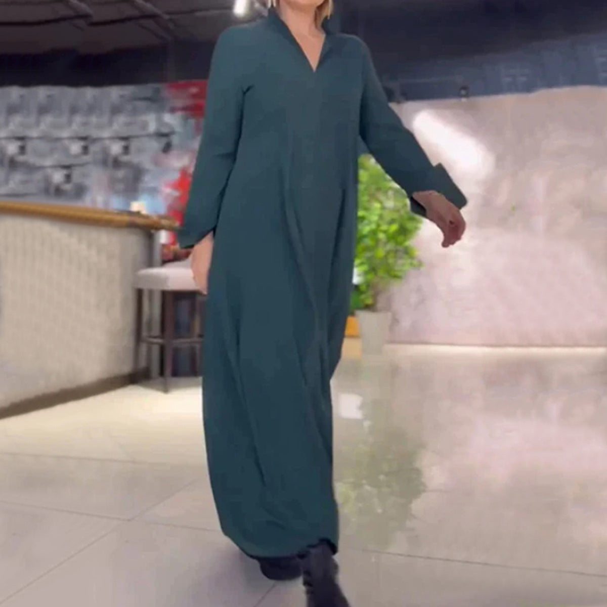 Elissa™ | Lös långklänning med kavajslag och sidoslits