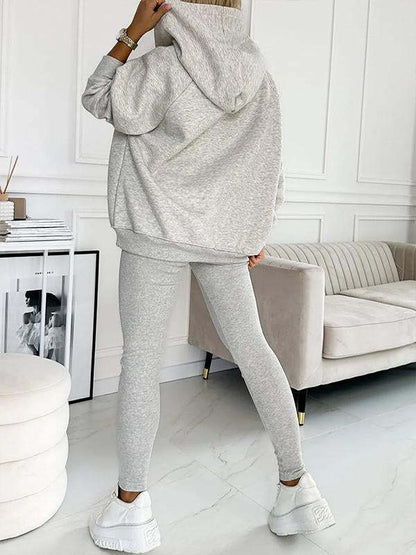VIRA - Överdimensionerad sweatshirt med huva och avslappnad kostym